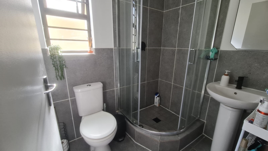 2 Bedroom Property for Sale in Bardale Village Western Cape